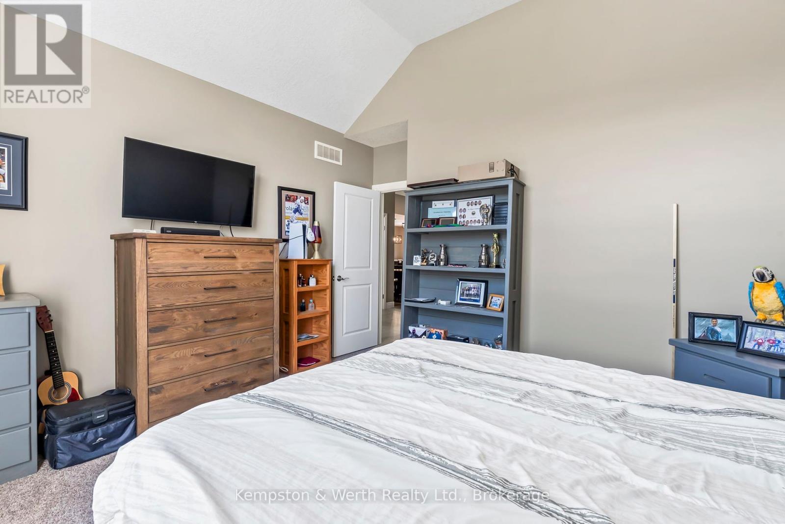 86 FORBES CRESCENT - 9
