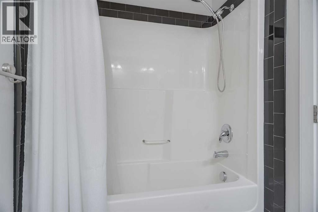 Single Family House for Sale in   Lake Fraser Drive SE Lake Bonavista Calgary 