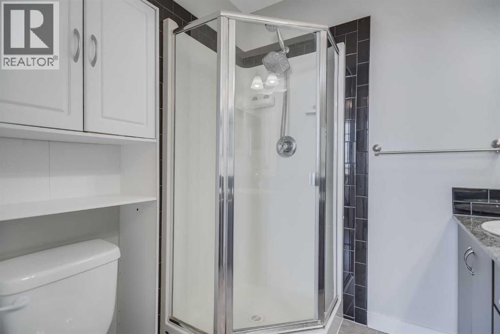 Single Family House for Sale in   Lake Fraser Drive SE Lake Bonavista Calgary 