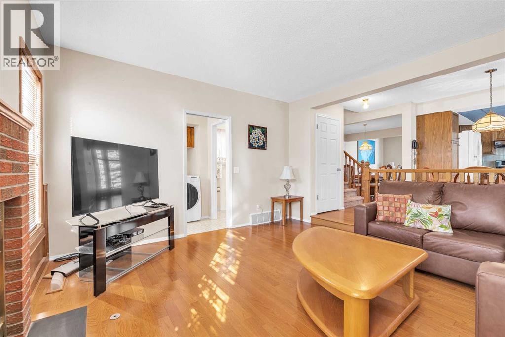 Single Family House for Sale in  Millbank Drive SW Millrise Calgary 