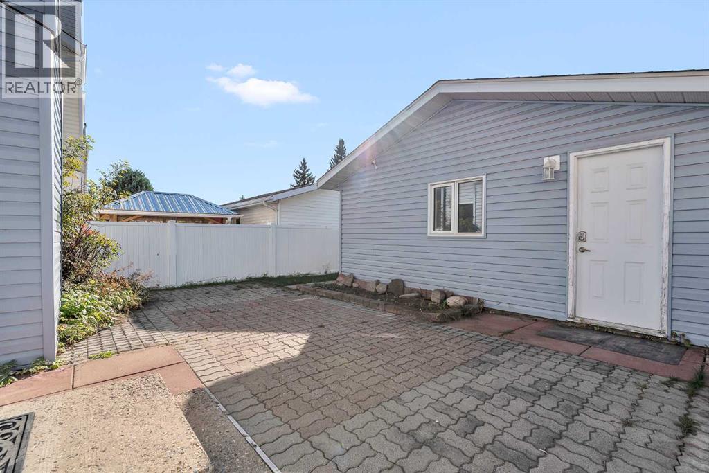 Single Family House for Sale in  Millbank Drive SW Millrise Calgary 