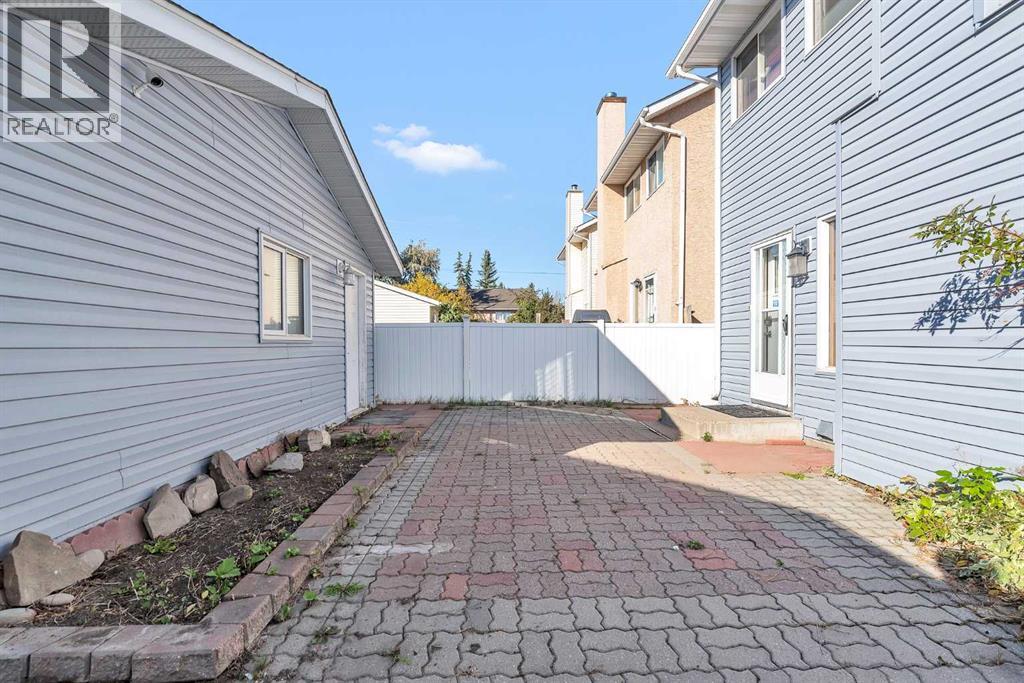 Single Family House for Sale in  Millbank Drive SW Millrise Calgary 