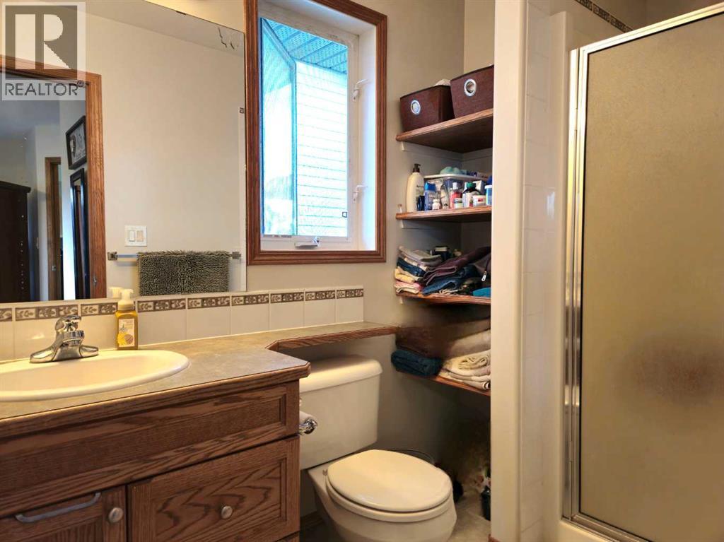 114 Robinson Avenue, Penhold