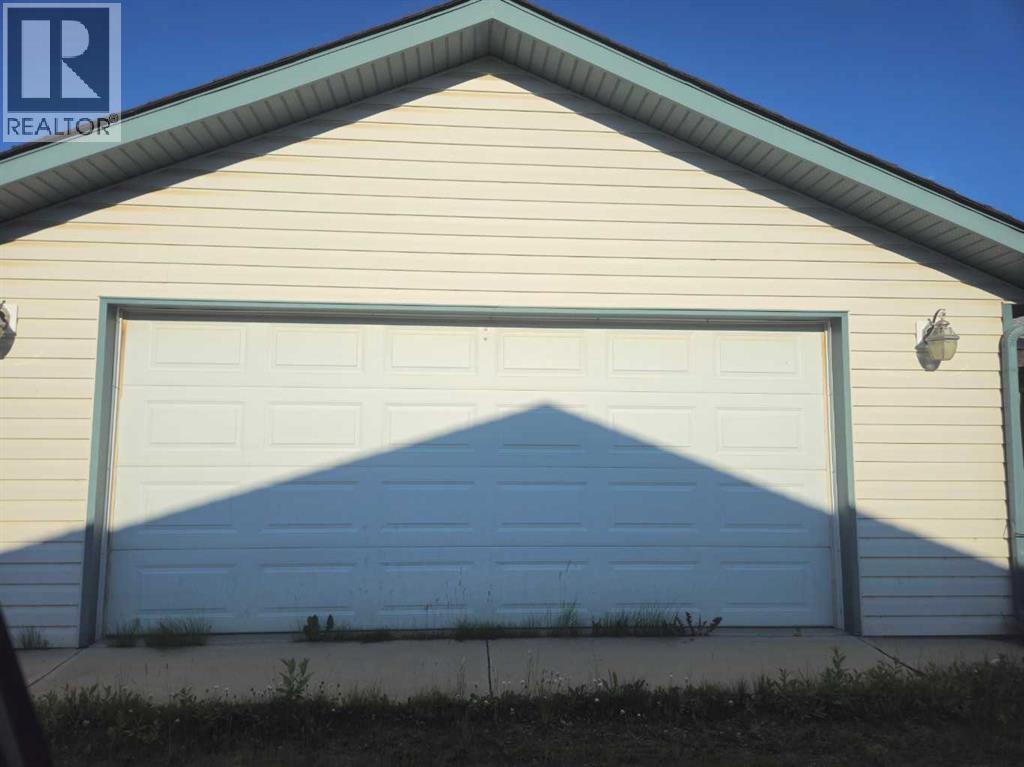 114 Robinson Avenue, Penhold