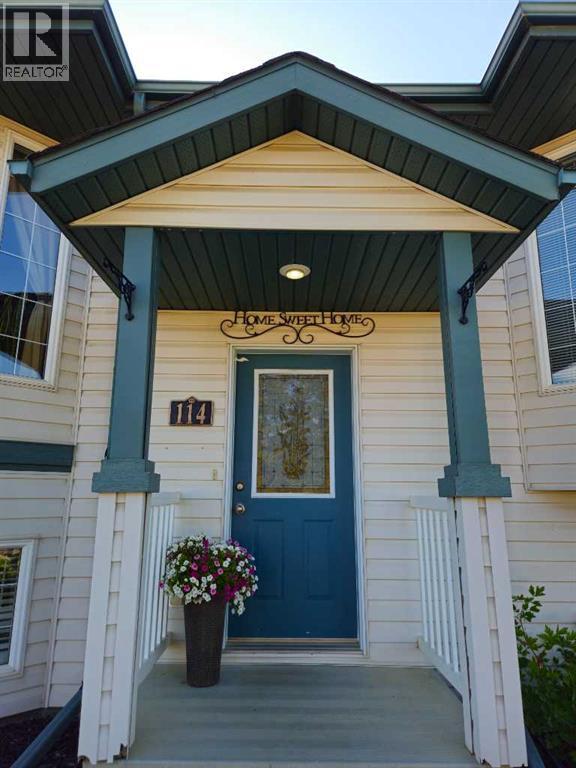 114 Robinson Avenue, Penhold