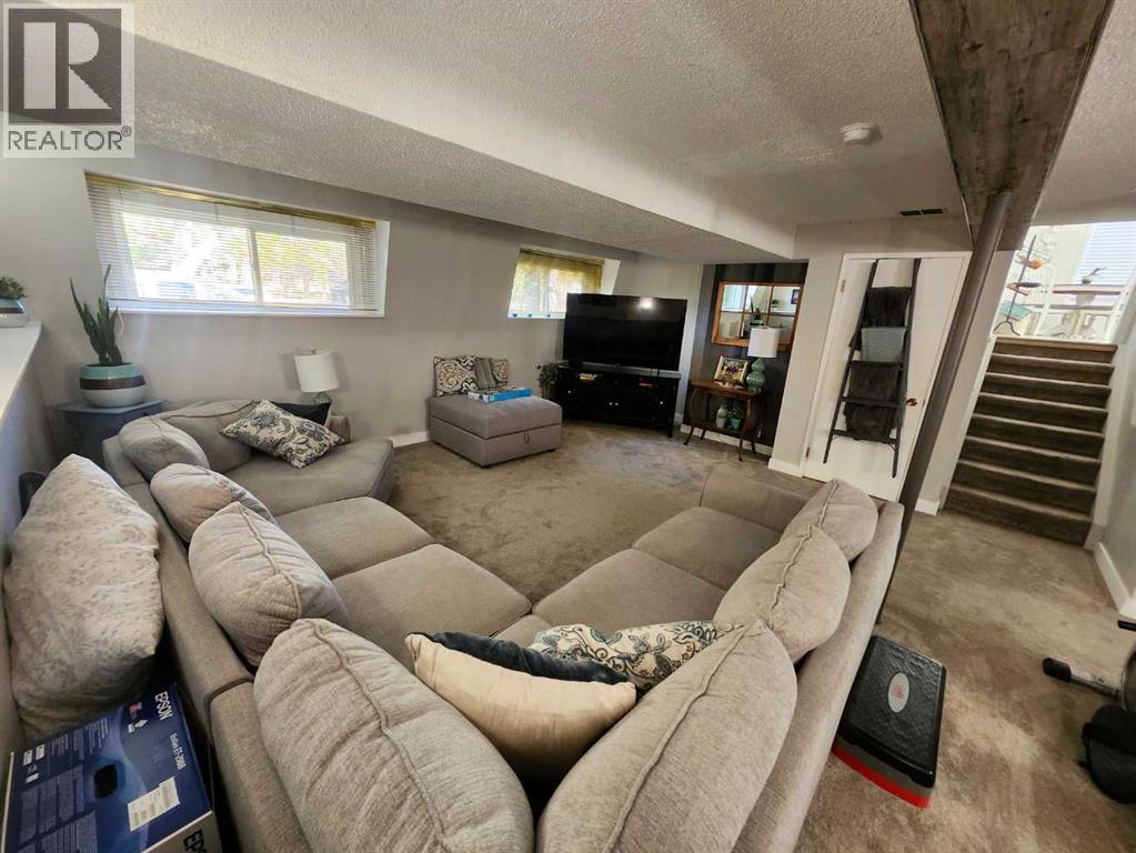 Single Family House 4 Level for Sale in  Addison Place SE Acadia Calgary 