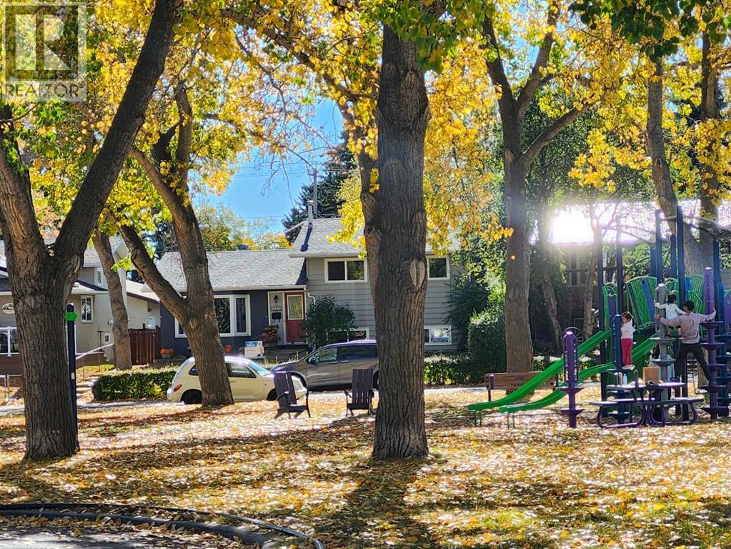 Single Family House 4 Level for Sale in  Addison Place SE Acadia Calgary 