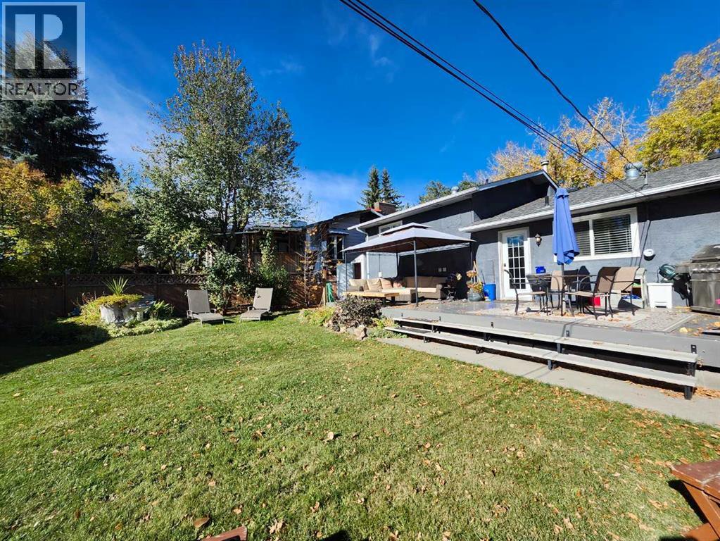 Single Family House 4 Level for Sale in  Addison Place SE Acadia Calgary 