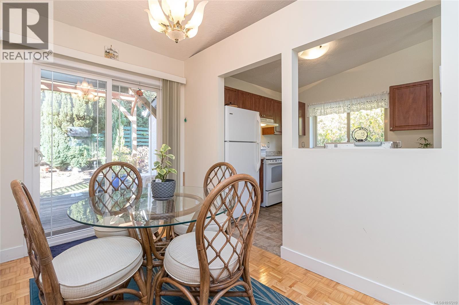 13 4140 Interurban Road, Saanich