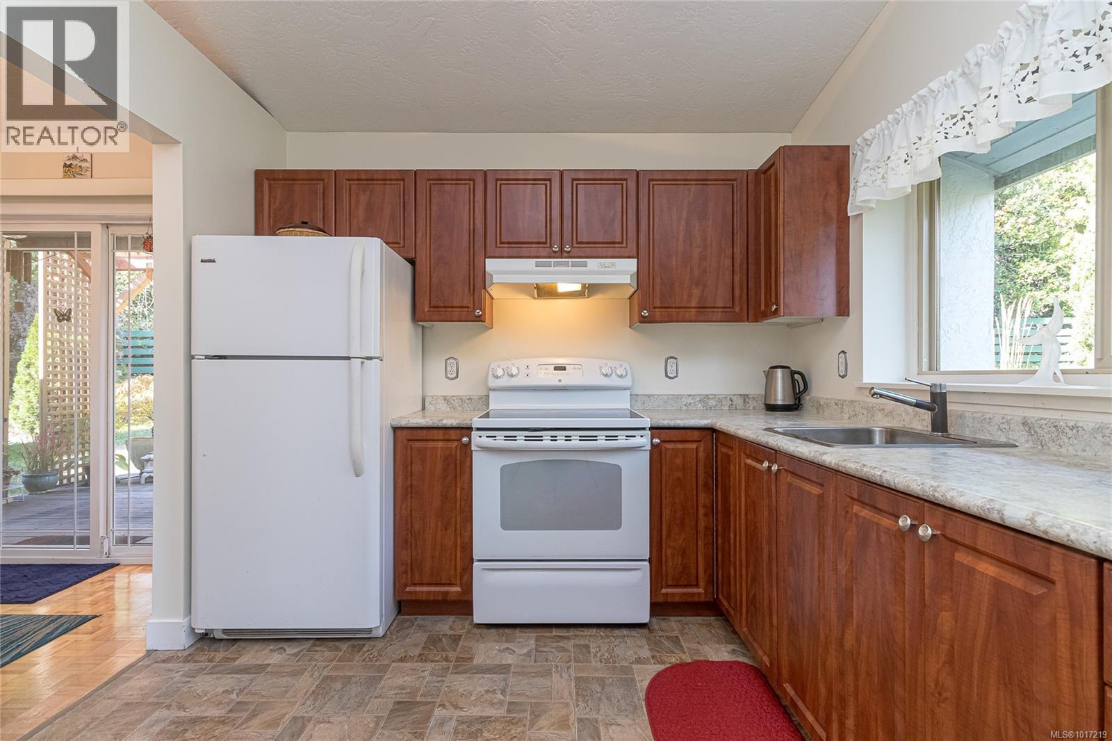 13 4140 Interurban Road, Saanich