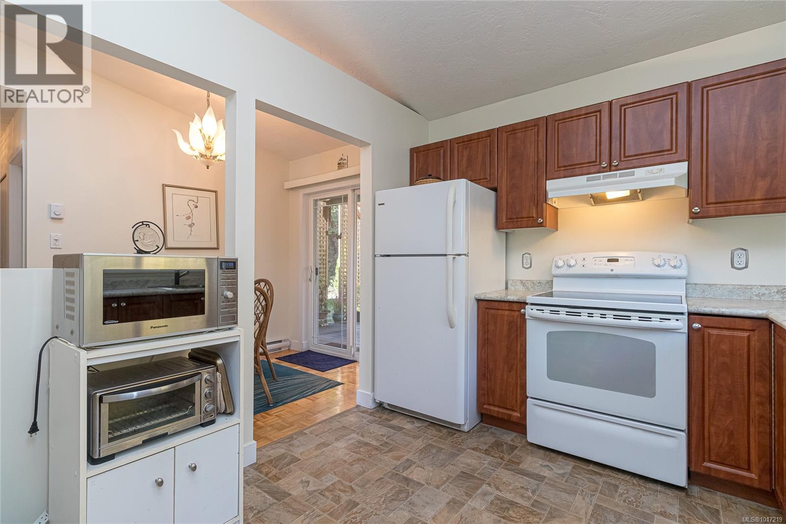 13 4140 Interurban Road, Saanich