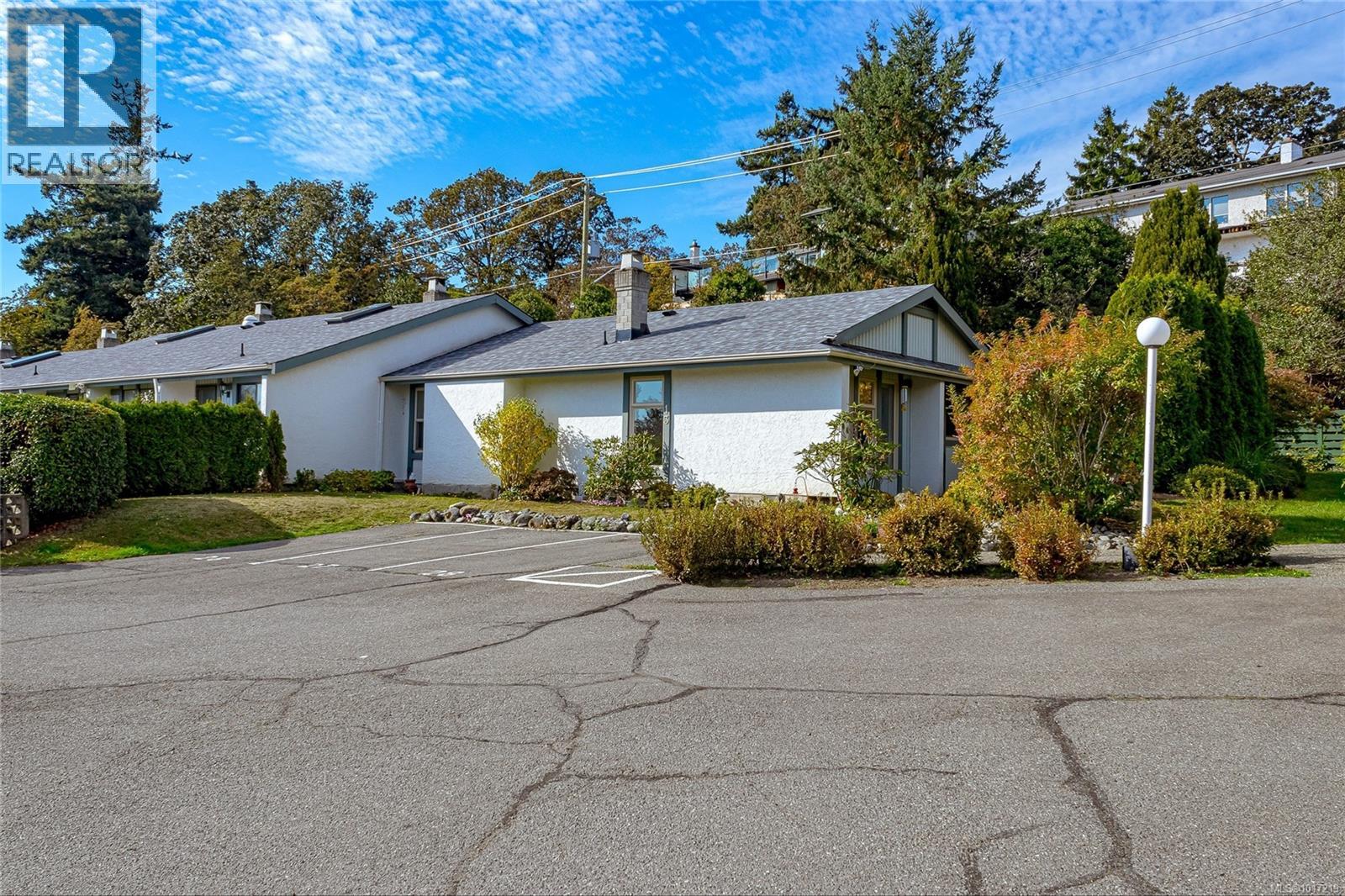 13 4140 Interurban Road, Saanich