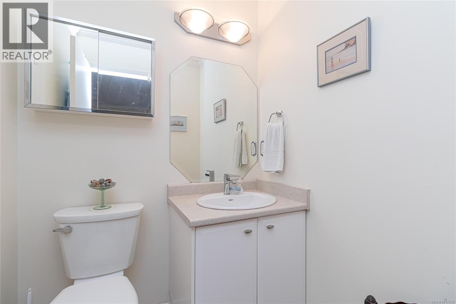 13 4140 Interurban Road, Saanich