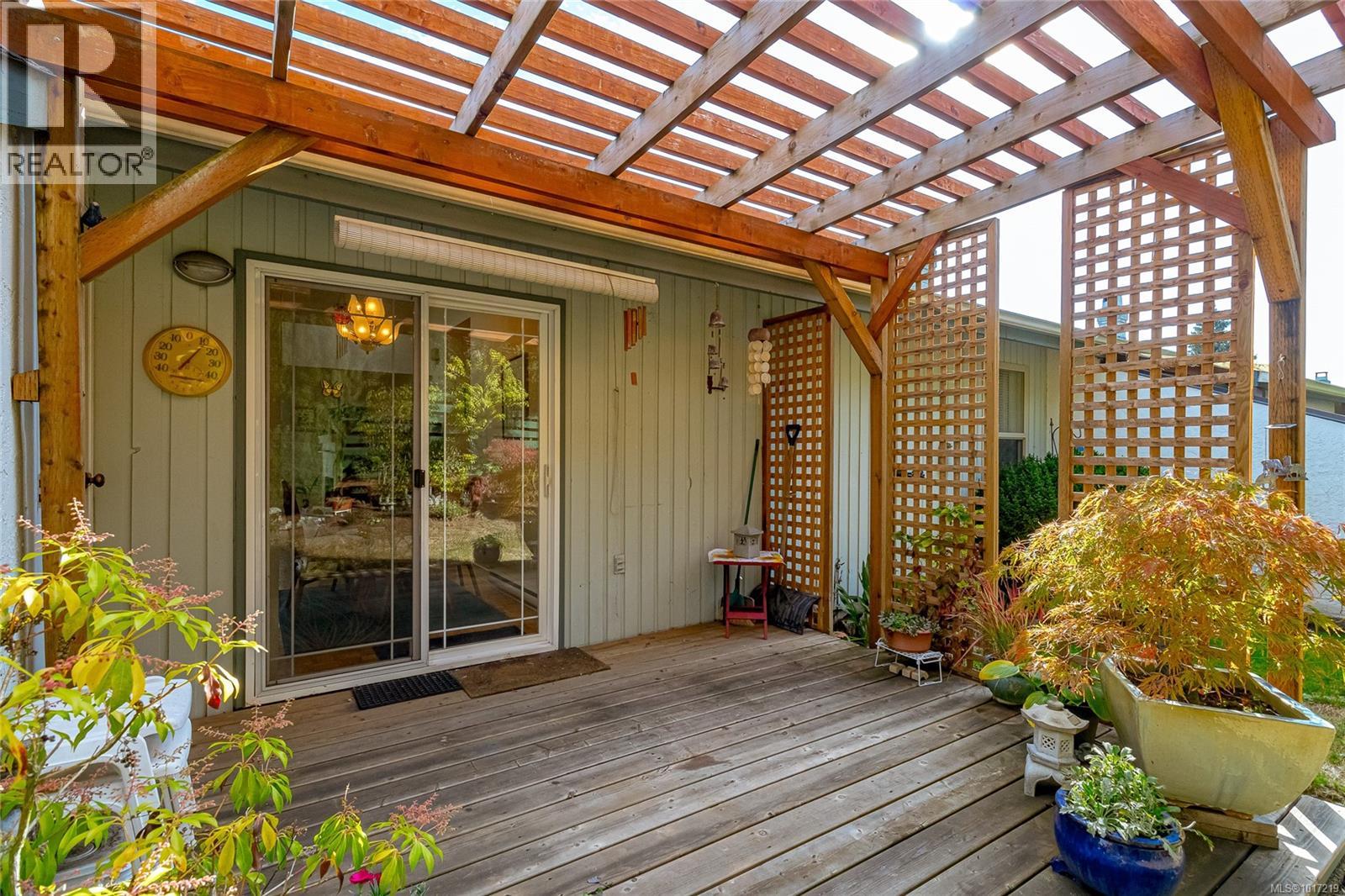 13 4140 Interurban Road, Saanich