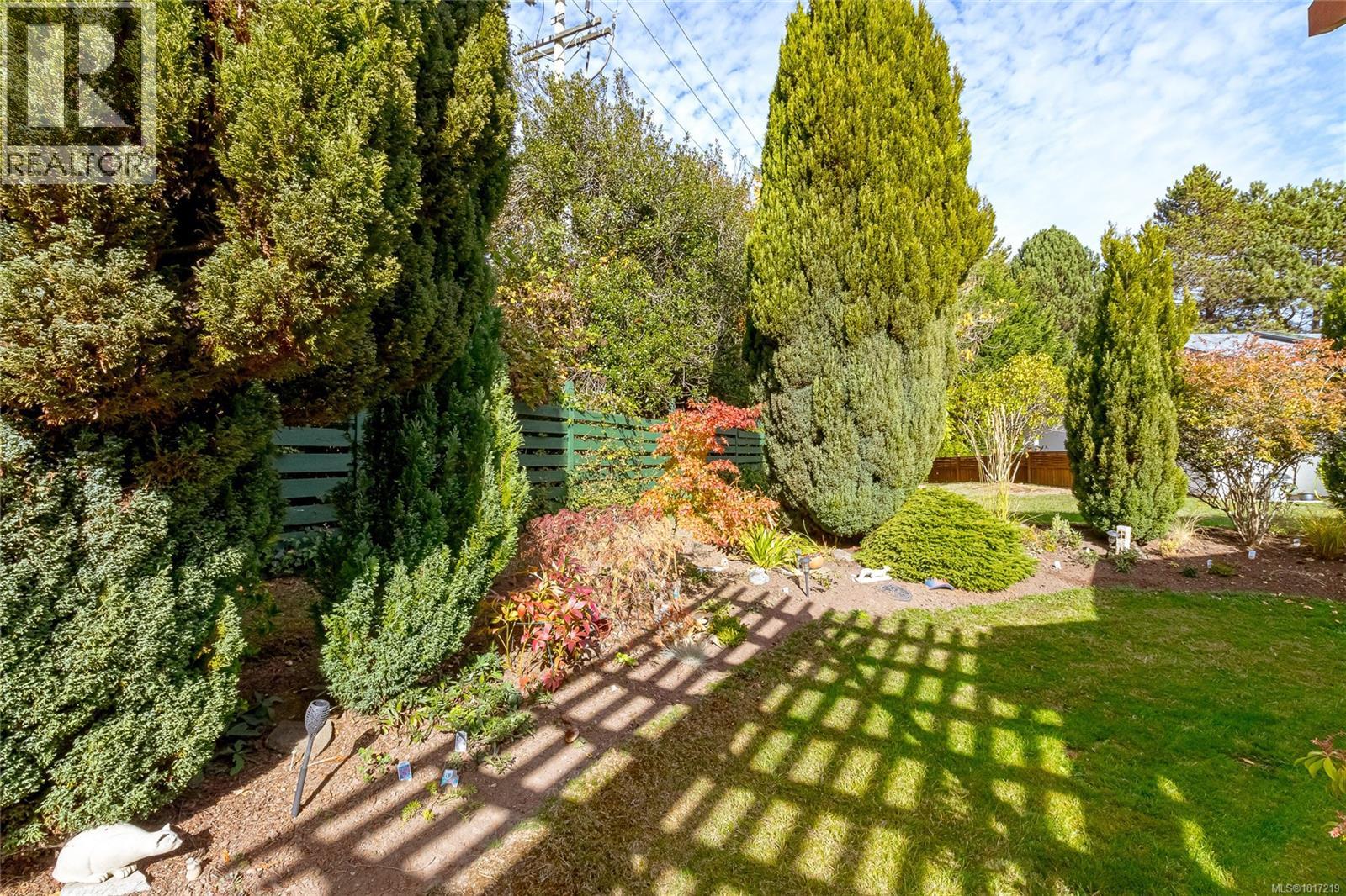 13 4140 Interurban Road, Saanich
