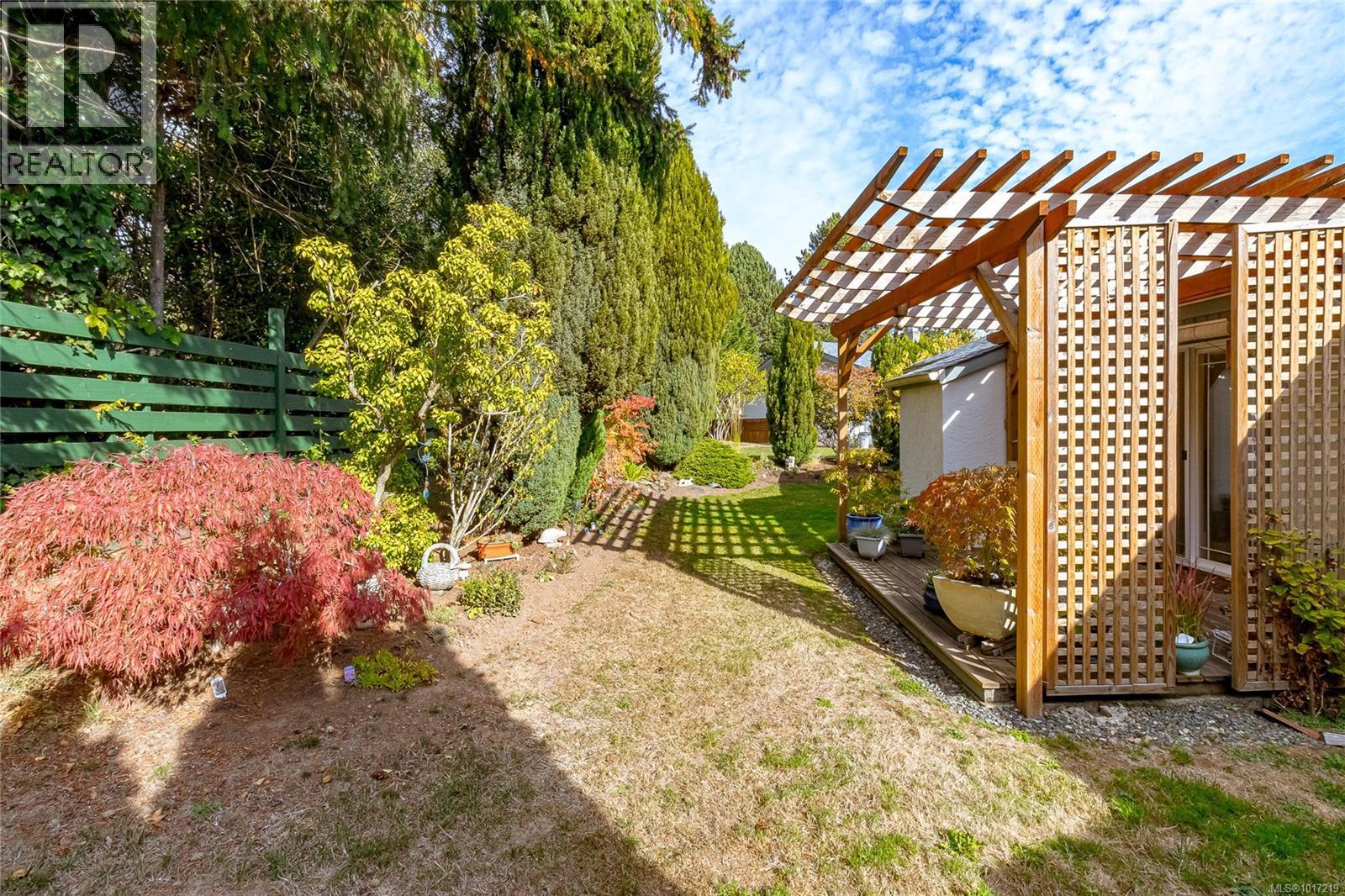 13 4140 Interurban Road, Saanich