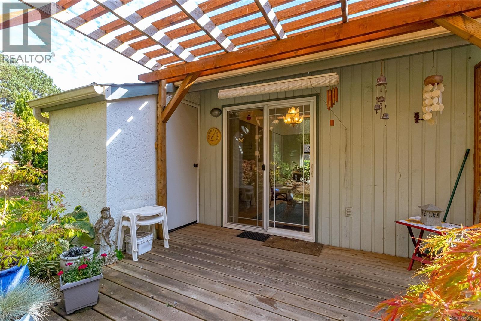 13 4140 Interurban Road, Saanich