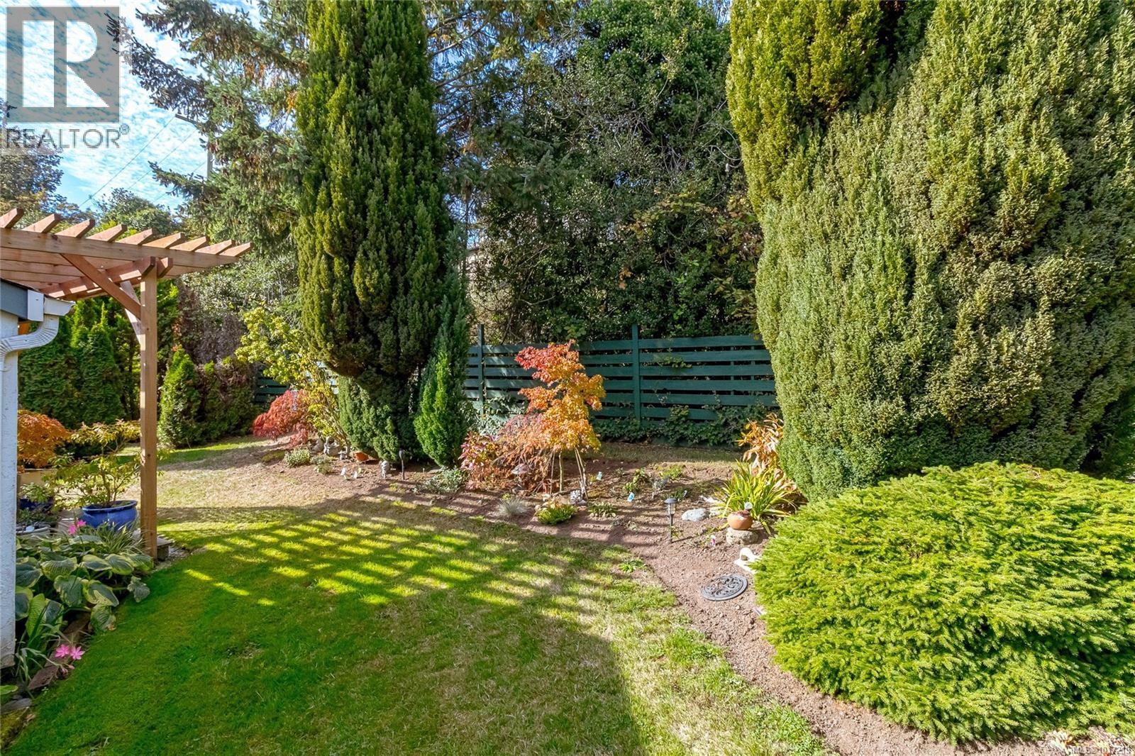13 4140 Interurban Road, Saanich