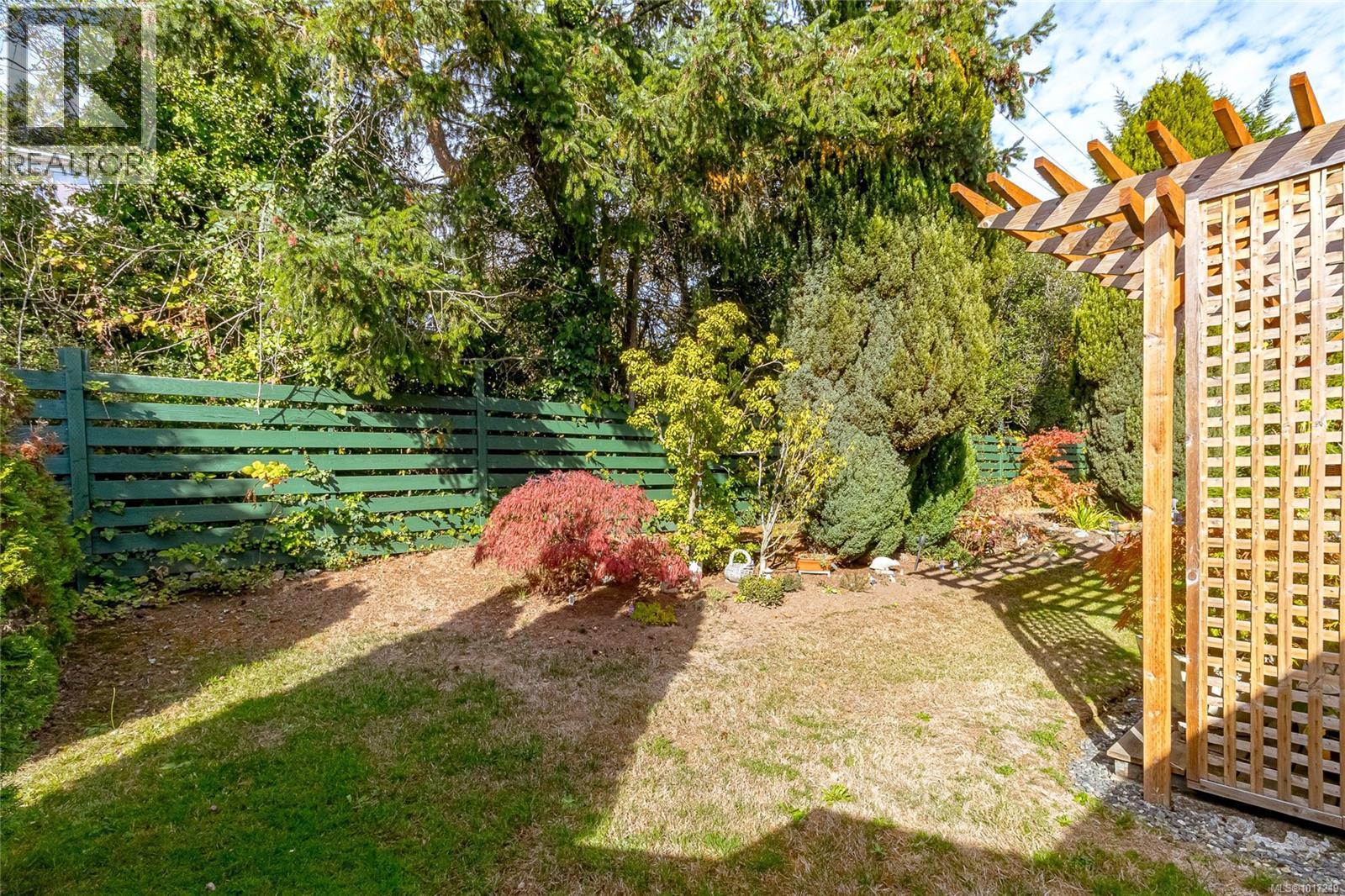 13 4140 Interurban Road, Saanich
