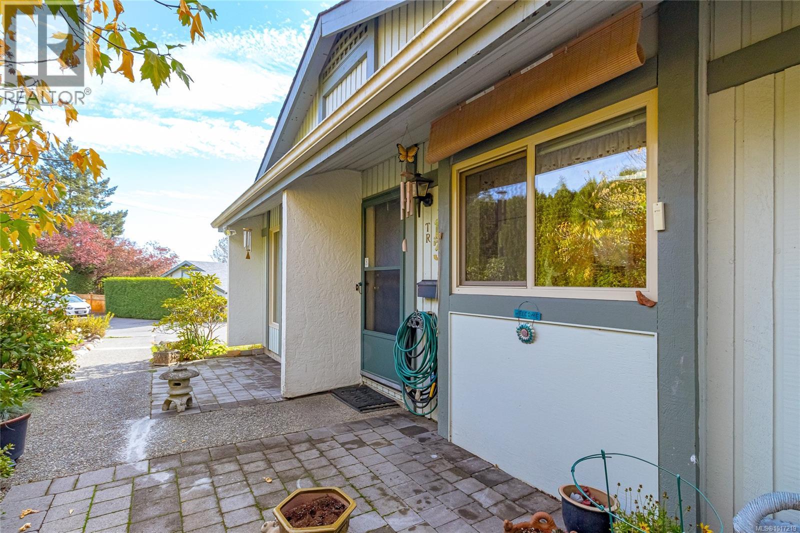 13 4140 Interurban Road, Saanich