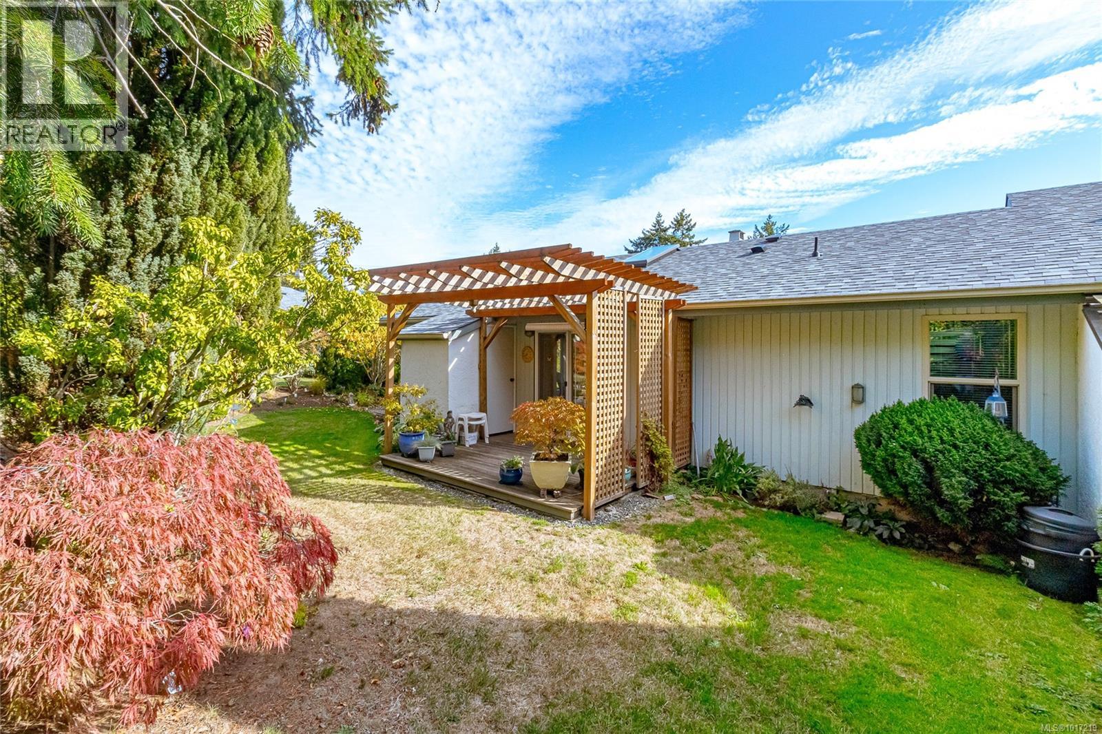 13 4140 Interurban Road, Saanich