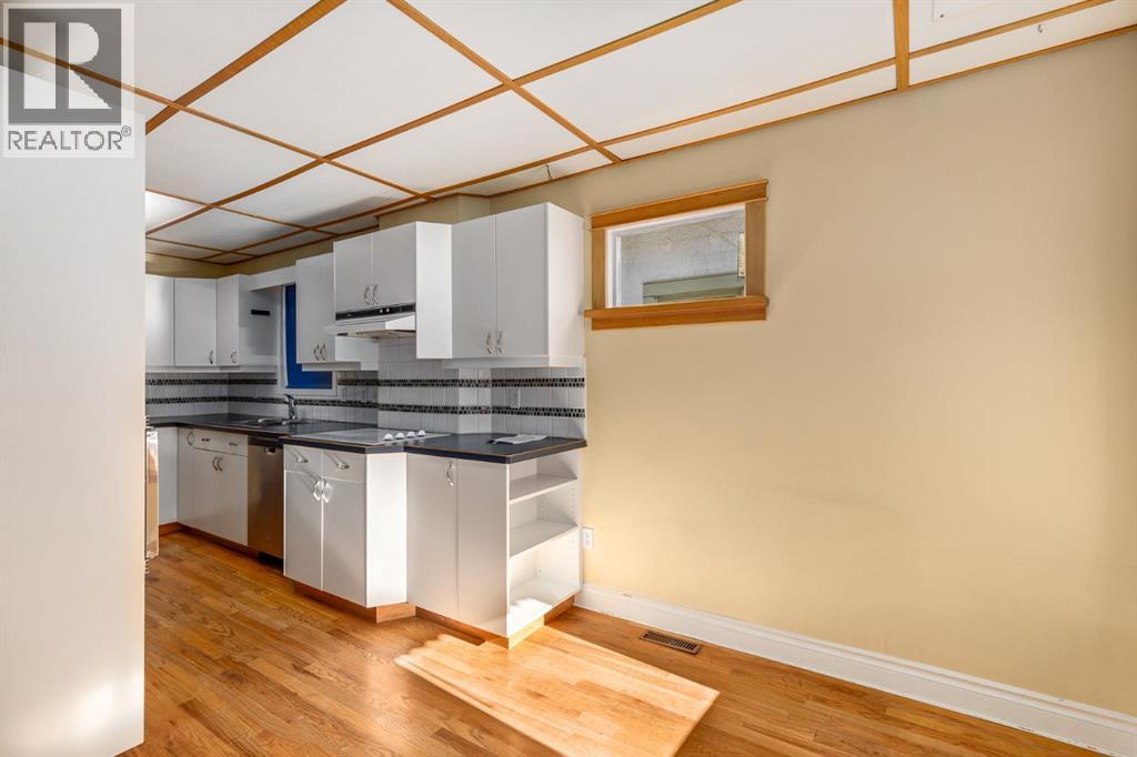 Single Family House for Sale in   Avenue NW Sunnyside Calgary 