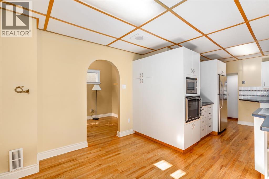 Single Family House for Sale in   Avenue NW Sunnyside Calgary 
