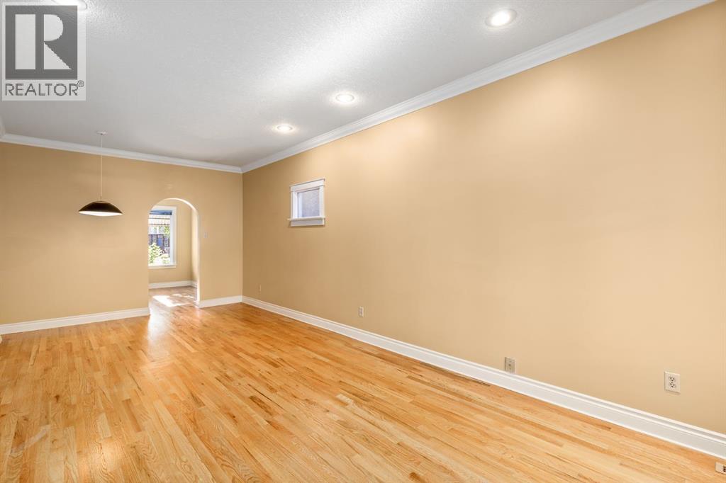 Single Family House for Sale in   Avenue NW Sunnyside Calgary 