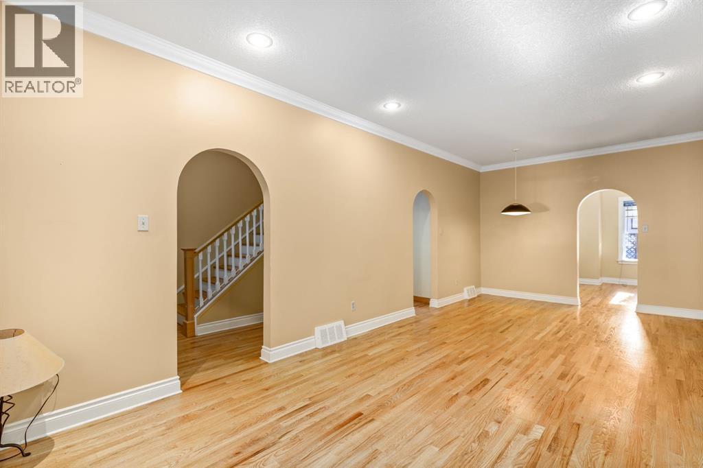 Single Family House for Sale in   Avenue NW Sunnyside Calgary 