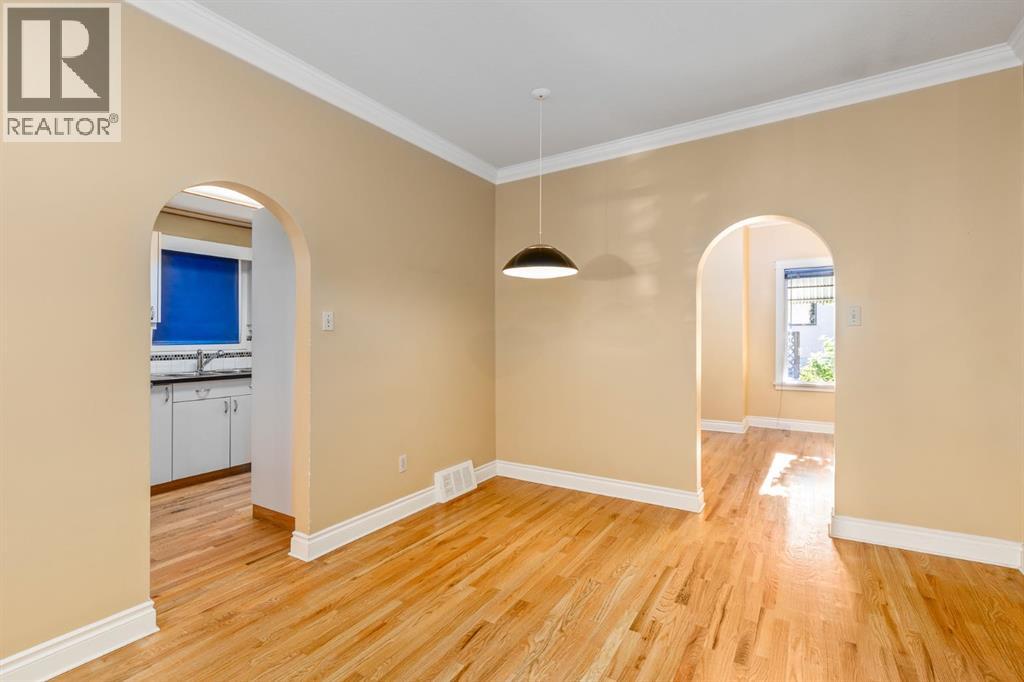 Single Family House for Sale in   Avenue NW Sunnyside Calgary 