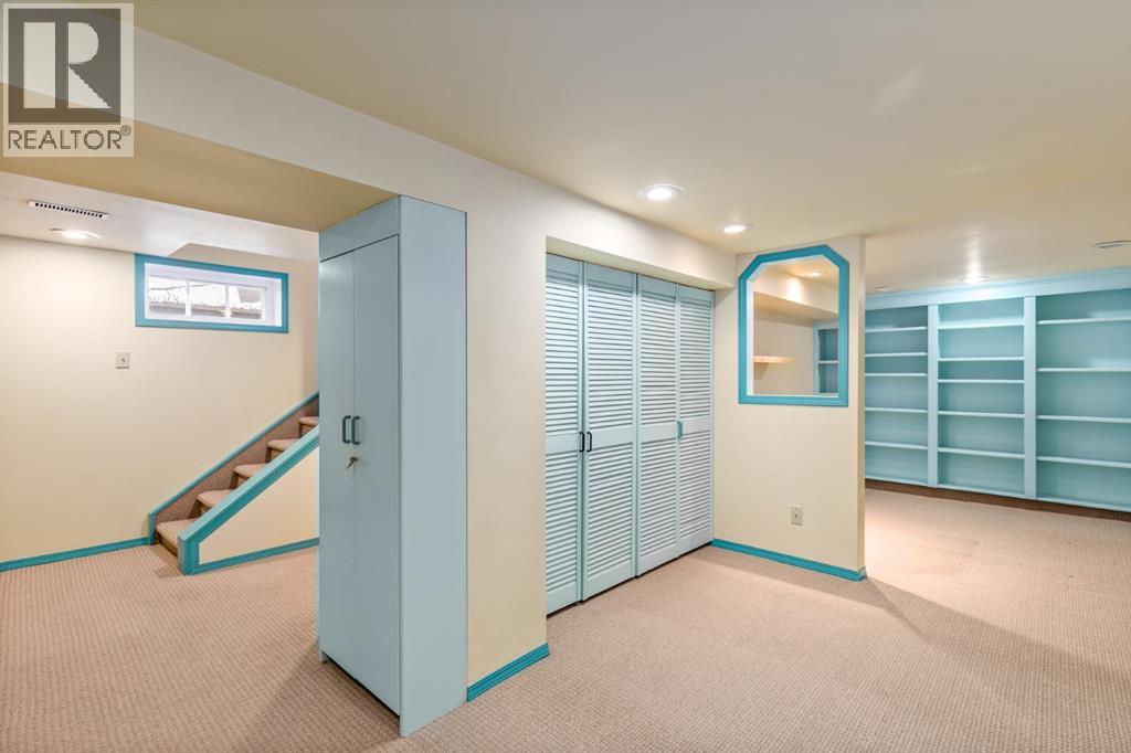 Single Family House for Sale in   Avenue NW Sunnyside Calgary 