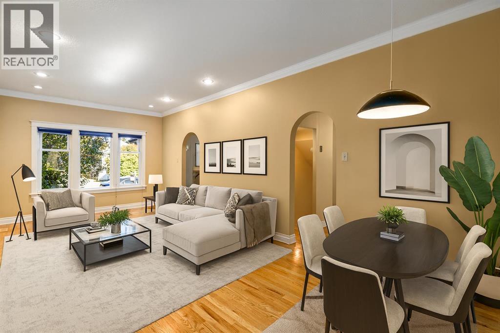 Single Family House for Sale in   Avenue NW Sunnyside Calgary 