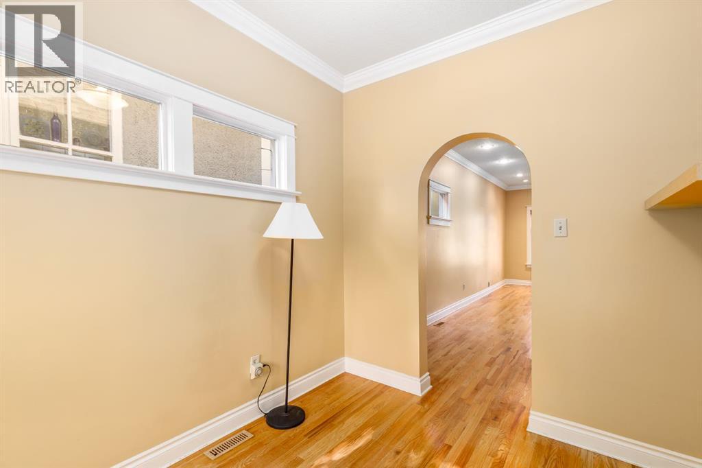 Single Family House for Sale in   Avenue NW Sunnyside Calgary 