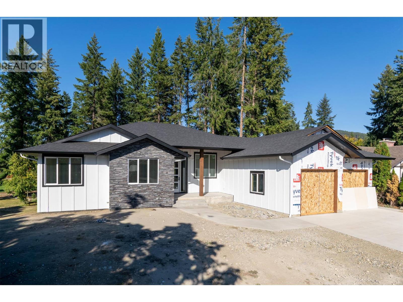  2520 Golf View Crescent, Blind Bay