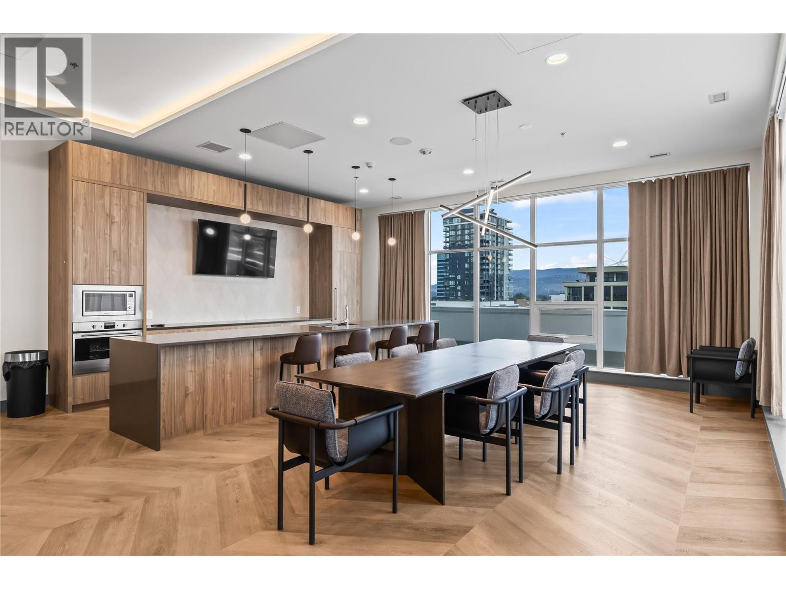 2705 1626 Water Street, Kelowna
