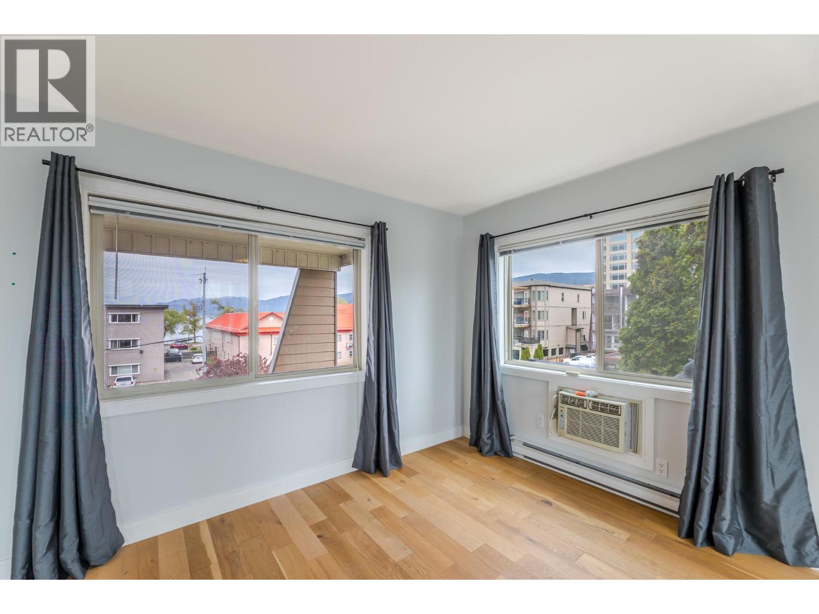 201 335 Churchill Avenue, Penticton