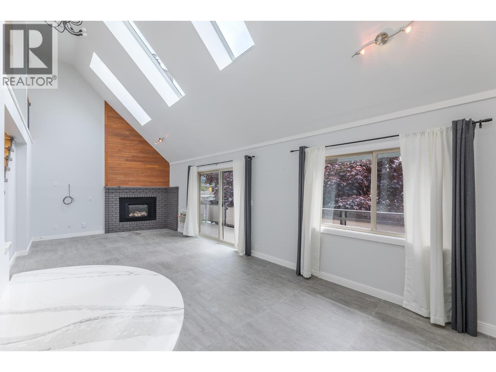 201 335 Churchill Avenue, Penticton