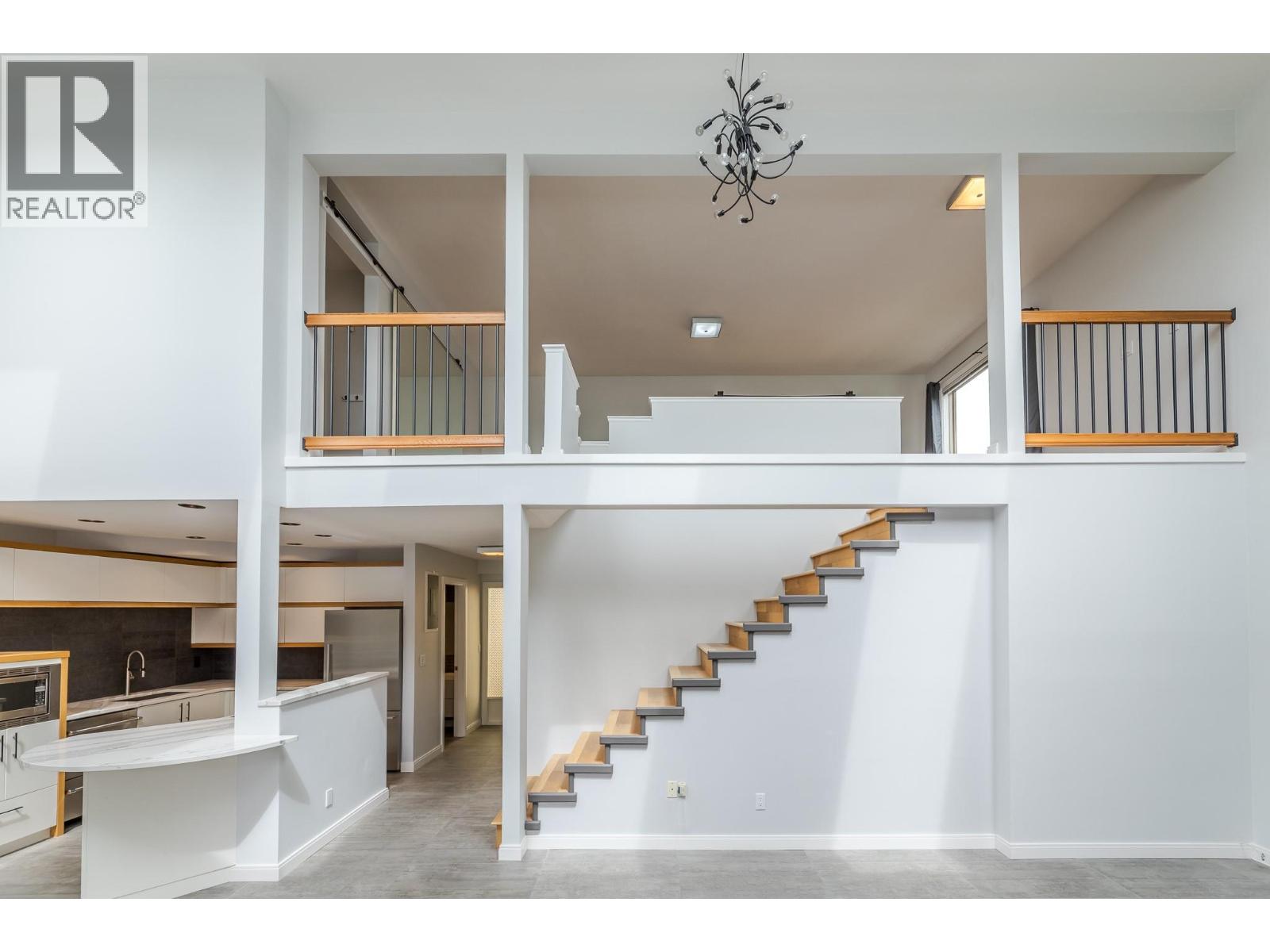 201 335 Churchill Avenue, Penticton