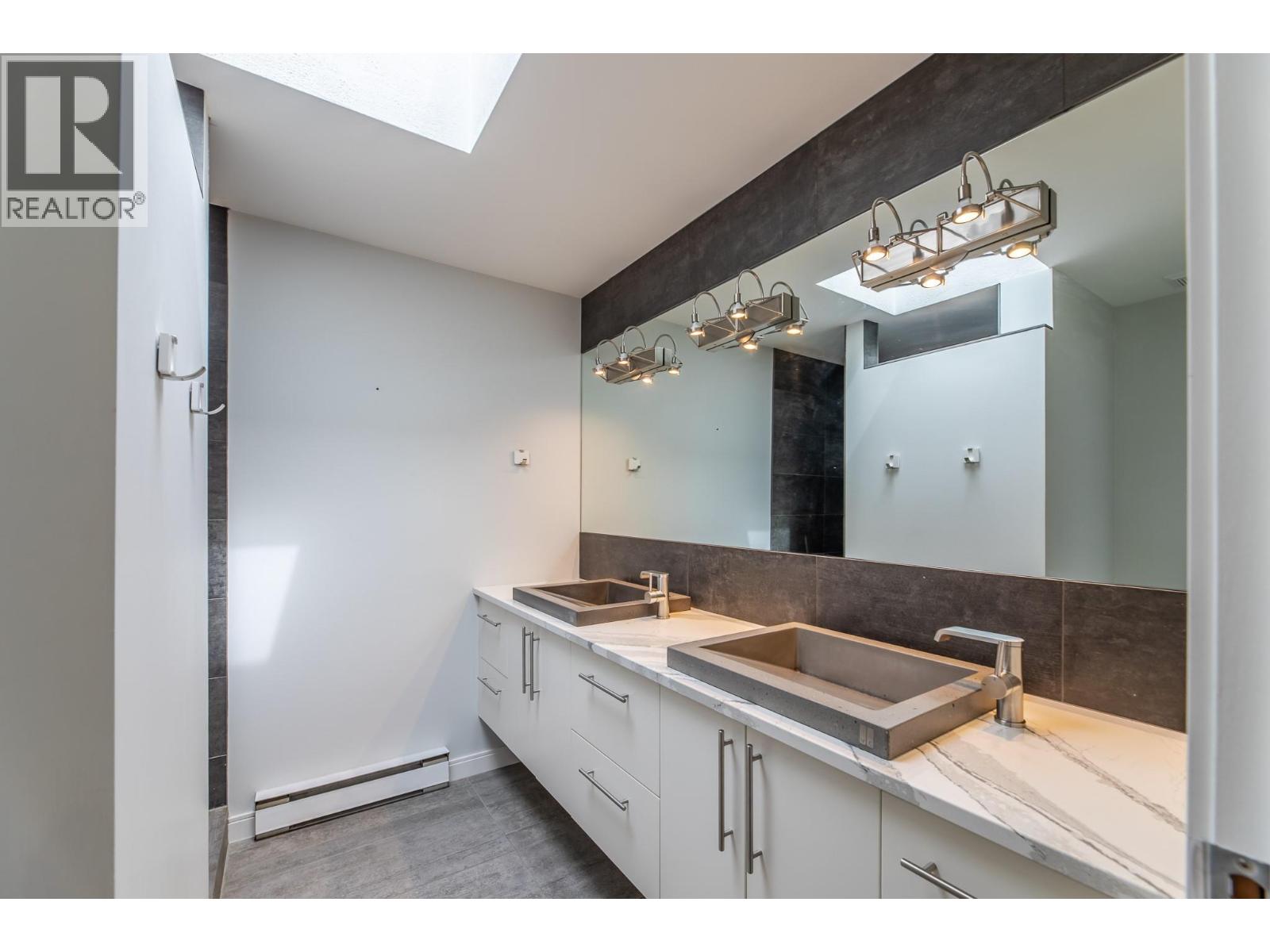 201 335 Churchill Avenue, Penticton