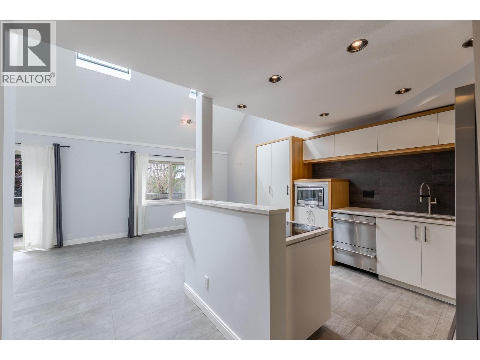 201 335 Churchill Avenue, Penticton
