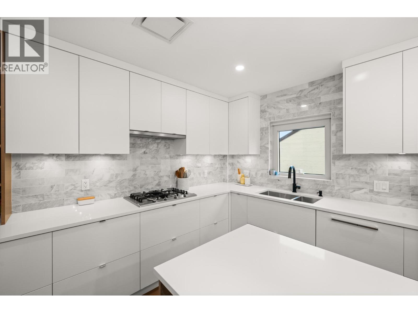 401 2687 MAPLE STREET, Vancouver