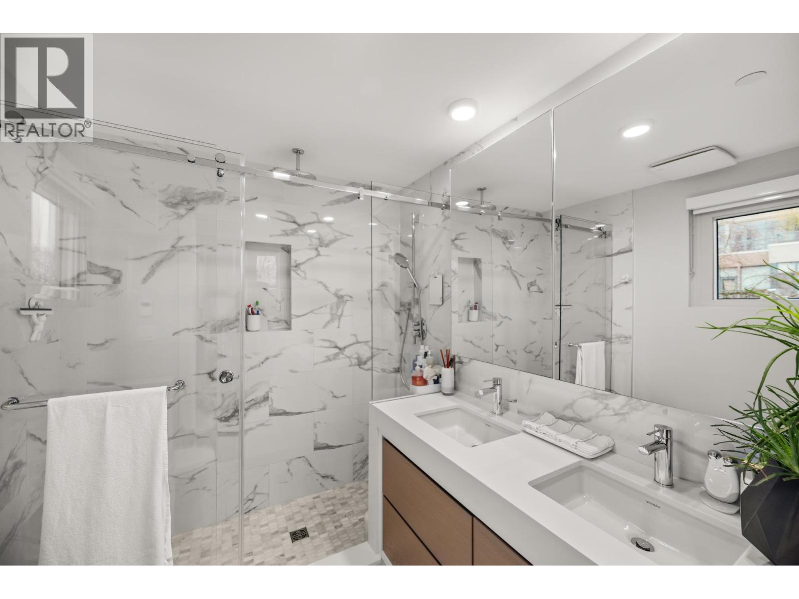 401 2687 MAPLE STREET, Vancouver