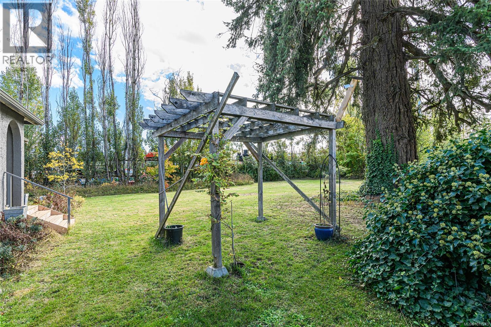 2200 Phipps Rd, Duncan