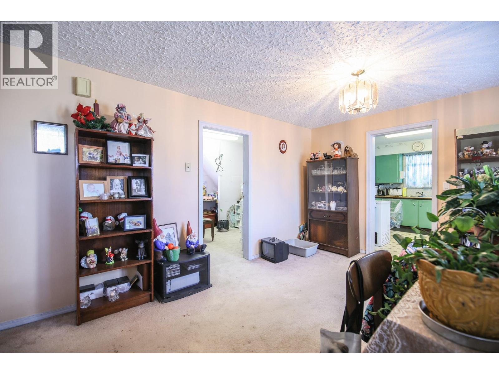  5858 Okanagan Street, Oliver