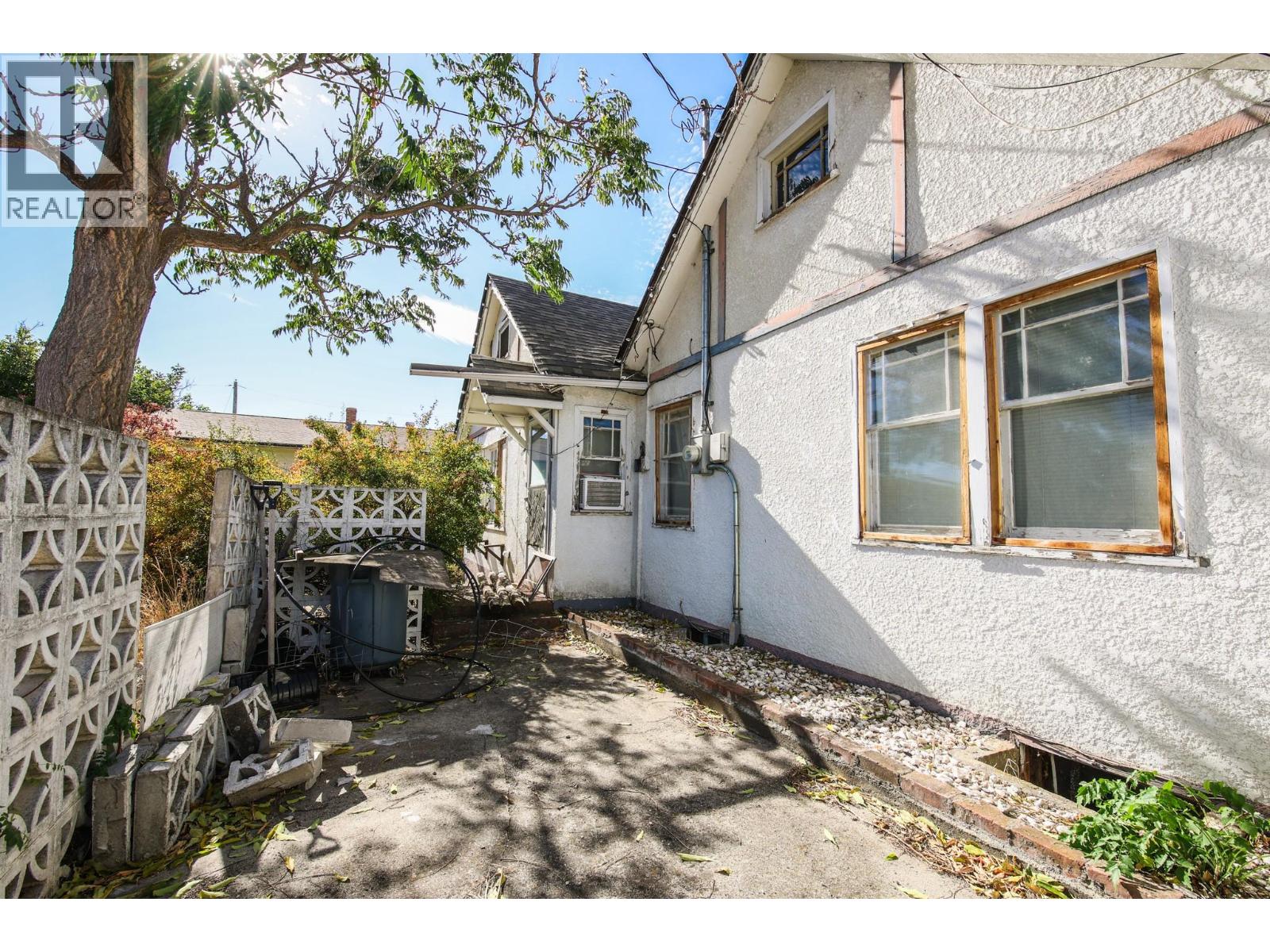  5858 Okanagan Street, Oliver