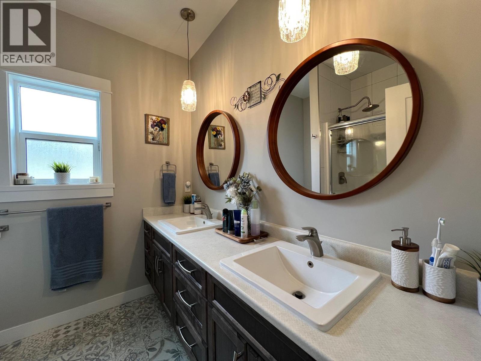457 4 th Street - 11
