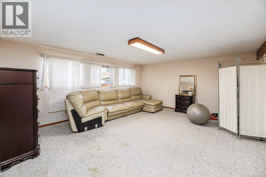 32 Huget Crescent, Red Deer
