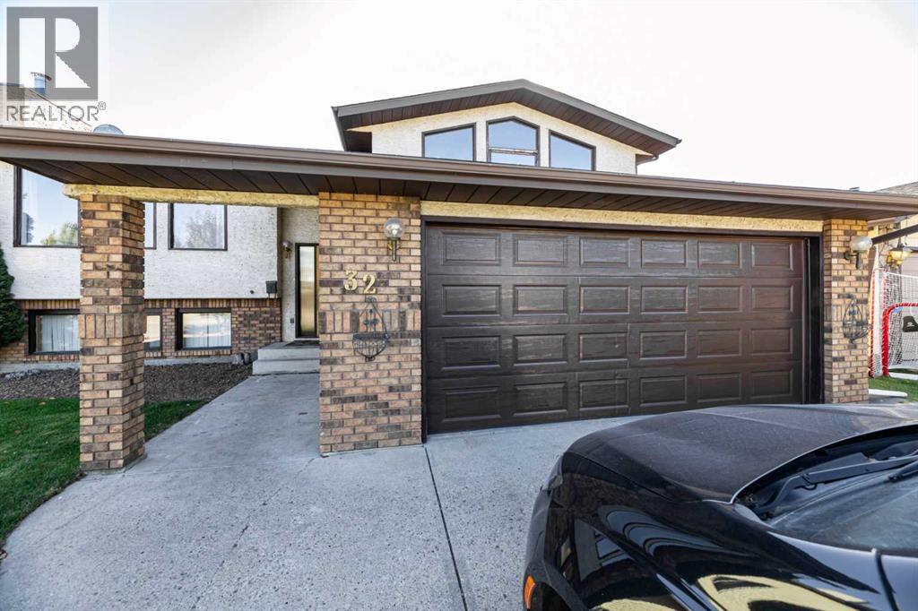 32 Huget Crescent, Red Deer