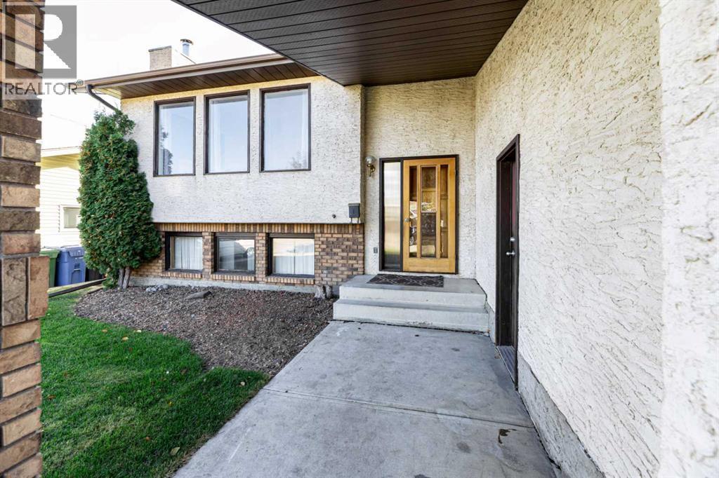 32 Huget Crescent, Red Deer