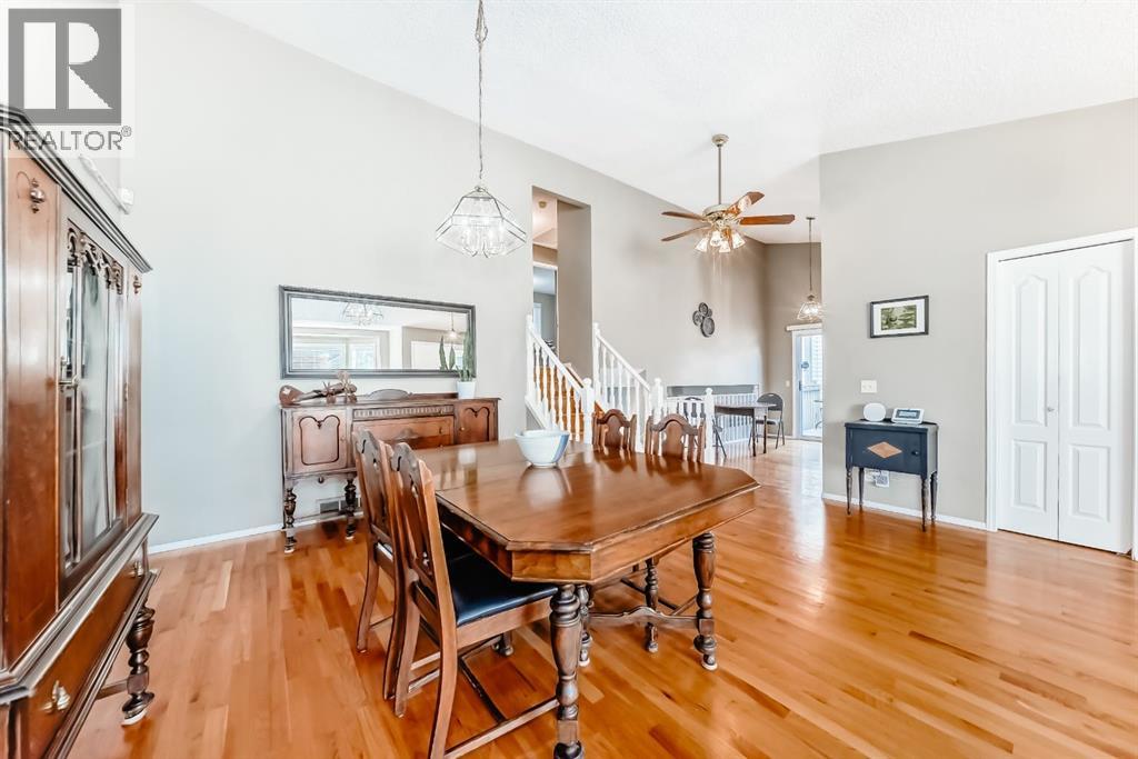 Single Family House 4 Level for Sale in  Woodmark Crescent SW Woodbine Calgary 